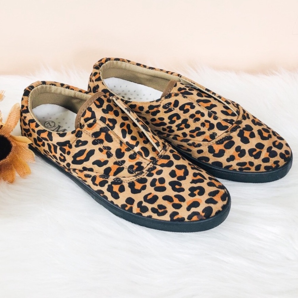 5⭐️CHEETAH PRINT SNEAKERS SLIPON- Shoe - Picture 2 of 3